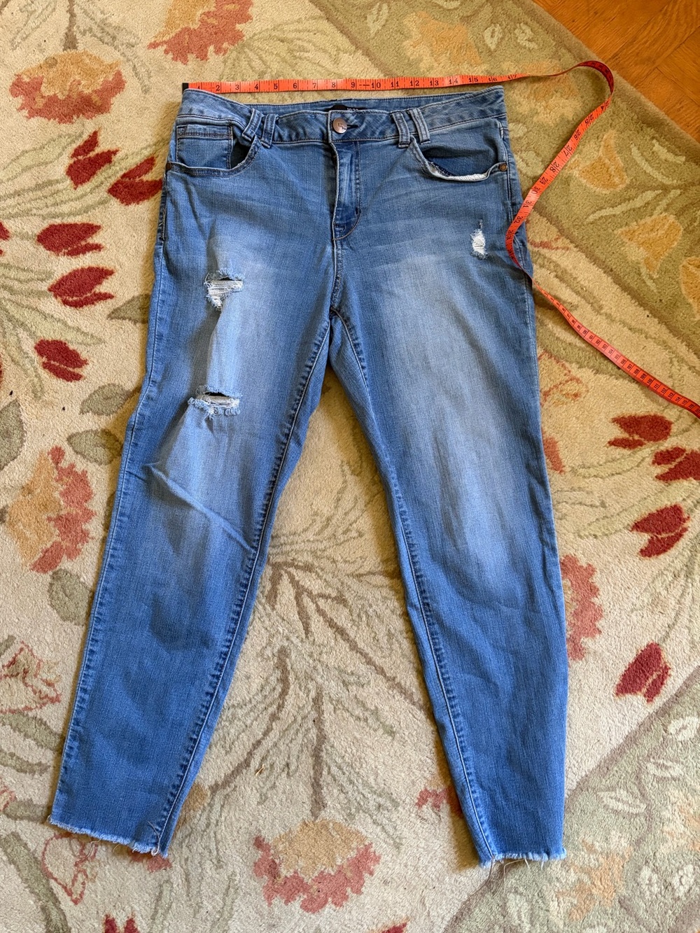 1822 light blue denim distressed skinny jeans size 14